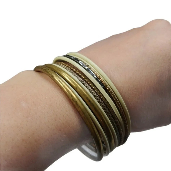 Lot of 10 Bangles/Bracelets, Gold  Tones, Metal - Picture 1 of 3